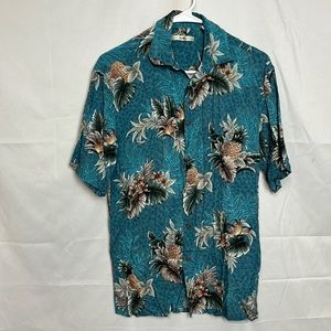 Campia men’s short sleeve button down shirt.